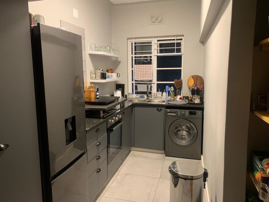 To Let 1 Bedroom Property for Rent in Rondebosch Western Cape